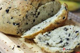 Pan de aceitunas y pan de nueces